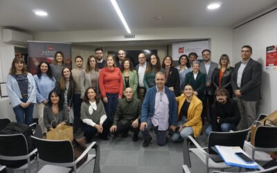 Diplomas y clase magistral en la clausura del Programa de Competencias en Gestión Laboral y Económica, que concluye con reconocimiento a sus participantes.